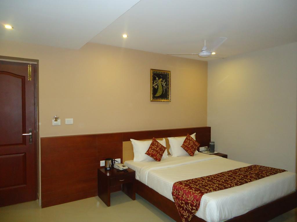 Pleasant Inn Pondicherry Exteriör bild